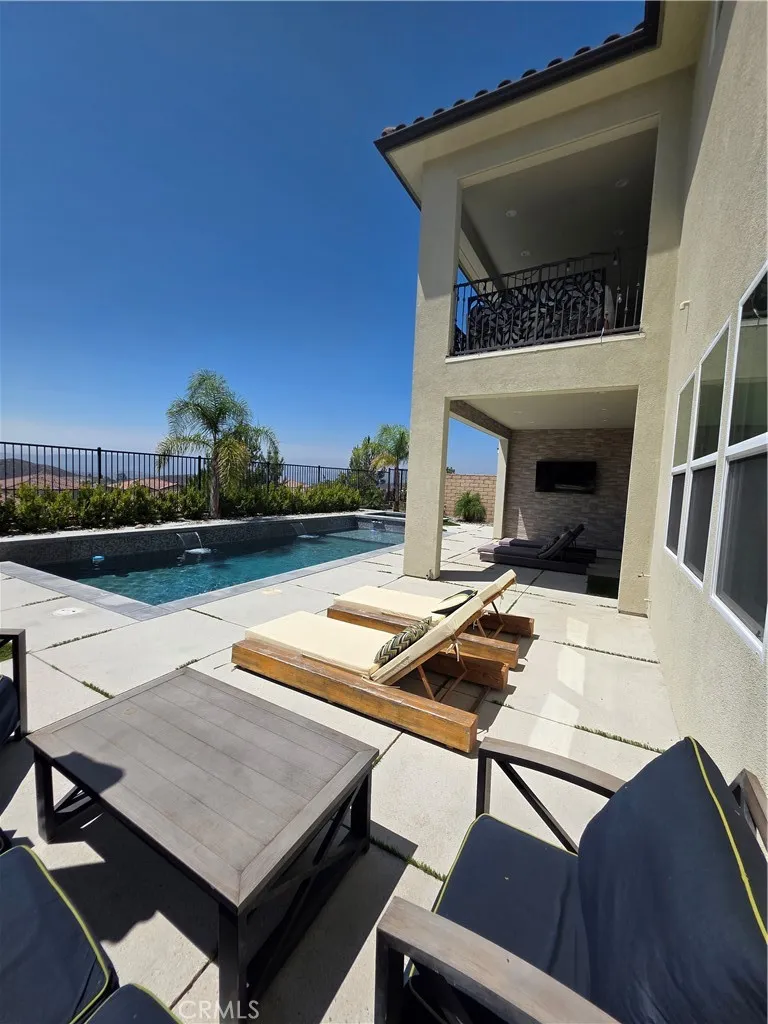 19018 Martino Court Saugus, CA 91350