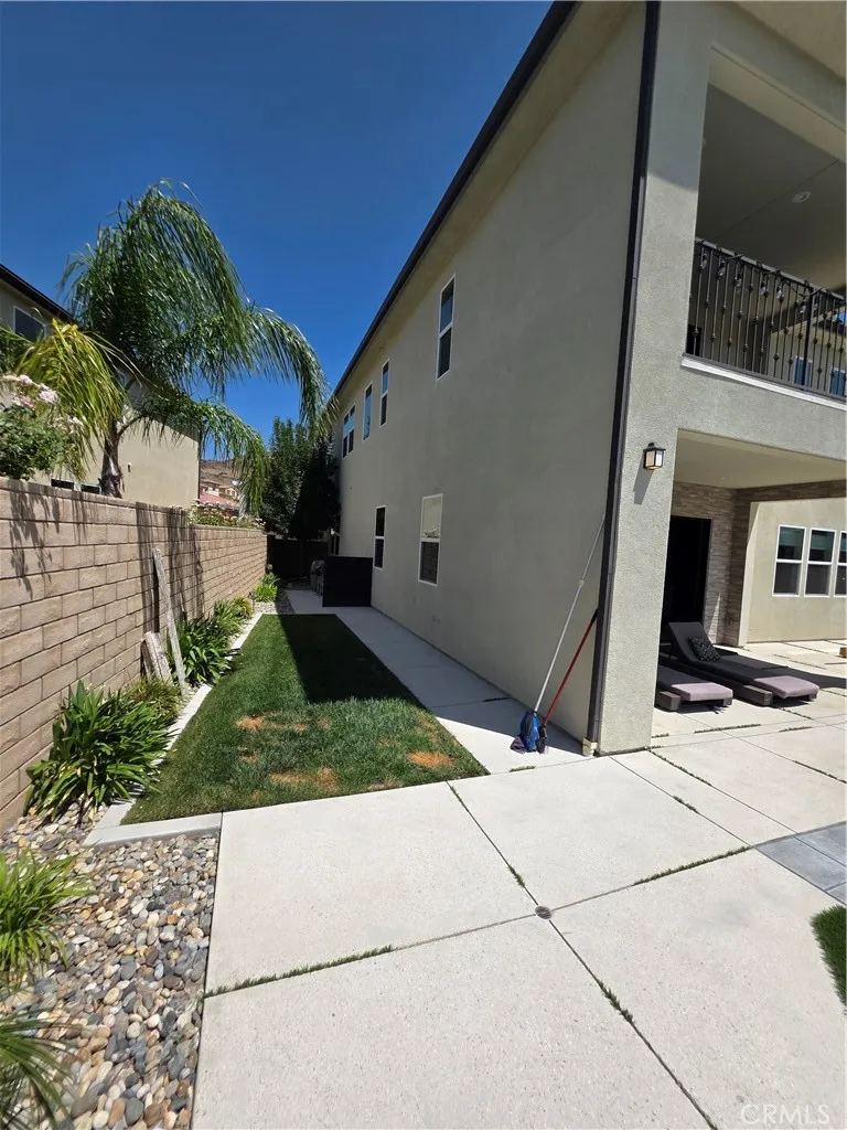 19018 Martino Court Saugus, CA 91350