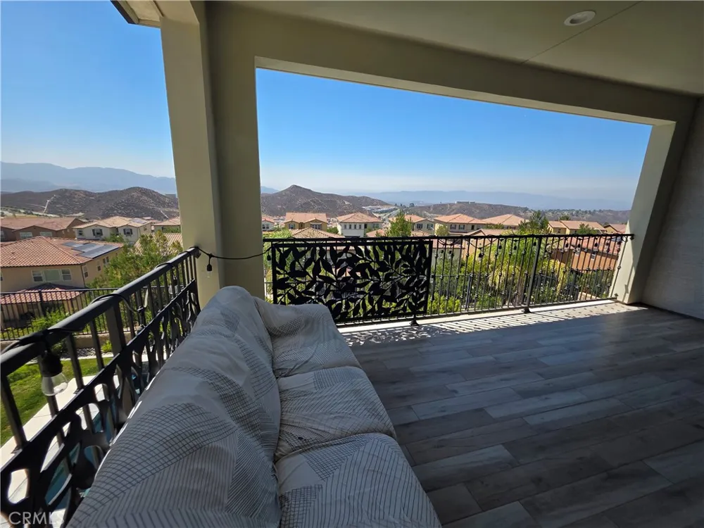 19018 Martino Court Saugus, CA 91350
