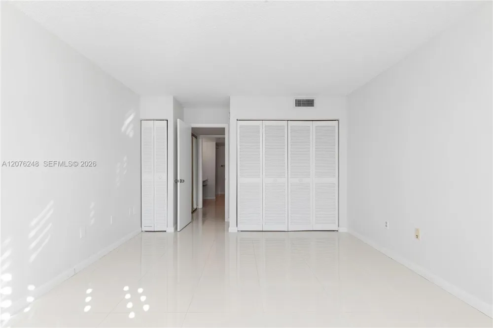 210 Sea View Dr #207 Key Biscayne, FL 33149