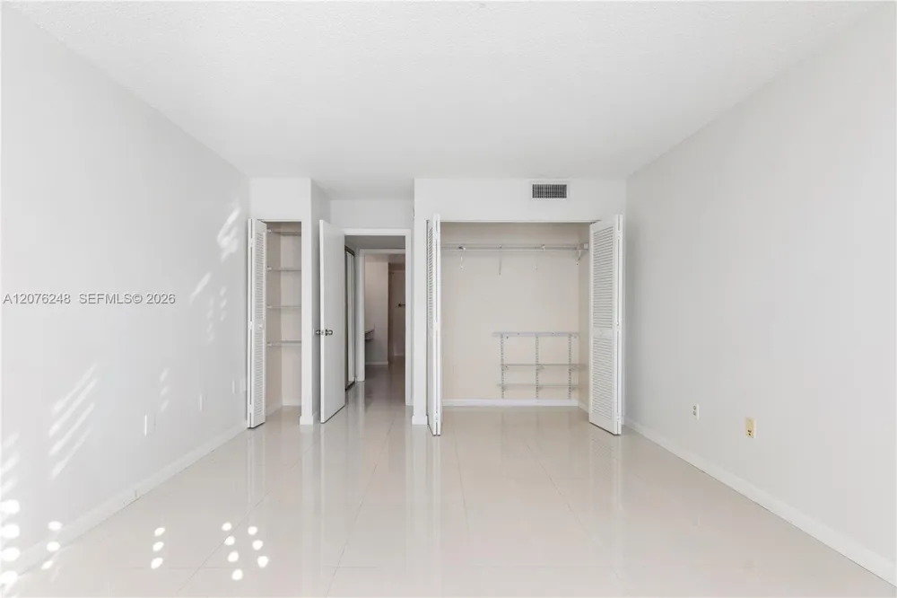 210 Sea View Dr #207 Key Biscayne, FL 33149
