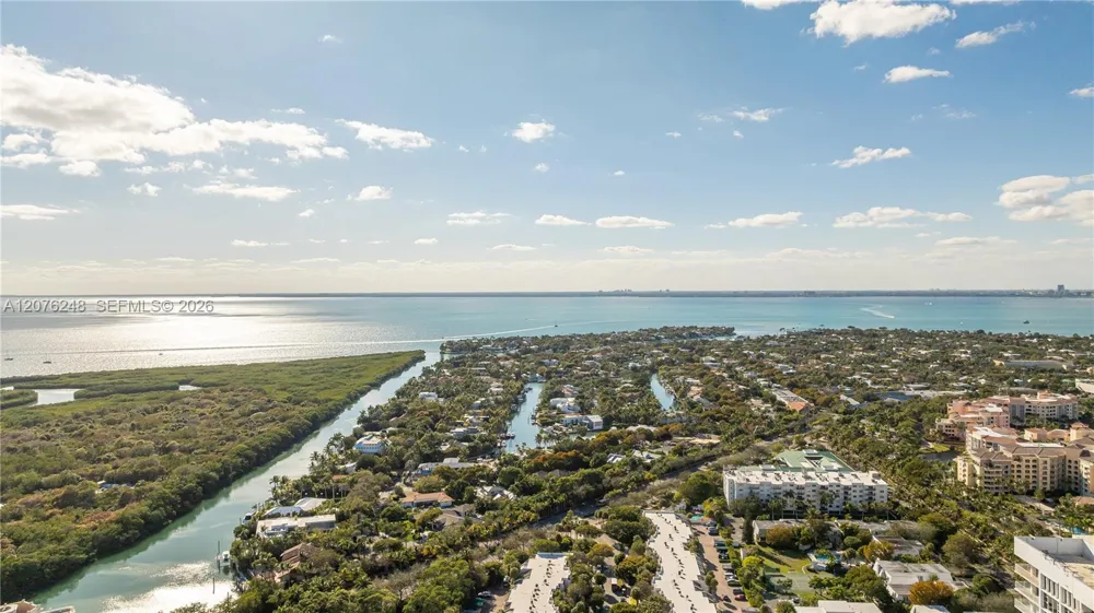 210 Sea View Dr #207 Key Biscayne, FL 33149