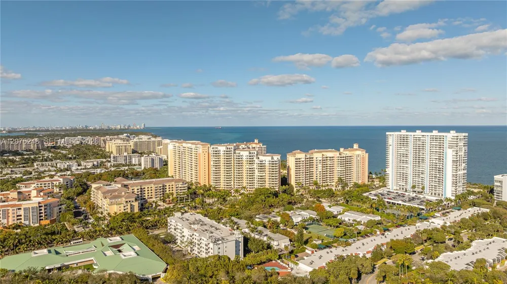 210 Sea View Dr #207 Key Biscayne, FL 33149
