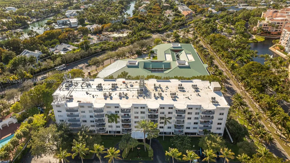210 Sea View Dr #207 Key Biscayne, FL 33149