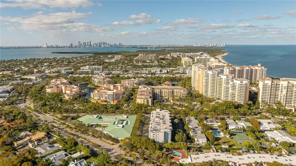 210 Sea View Dr #207 Key Biscayne, FL 33149