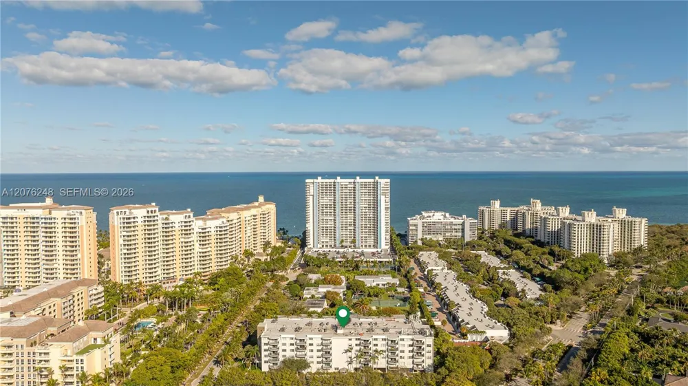 210 Sea View Dr #207 Key Biscayne, FL 33149