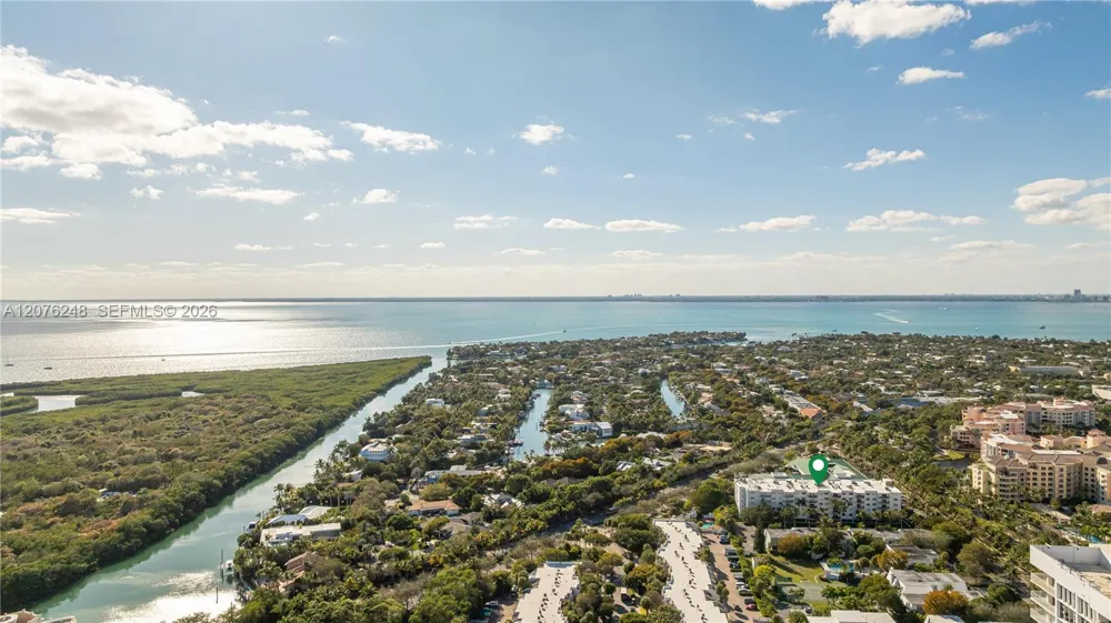 210 Sea View Dr #207 Key Biscayne, FL 33149
