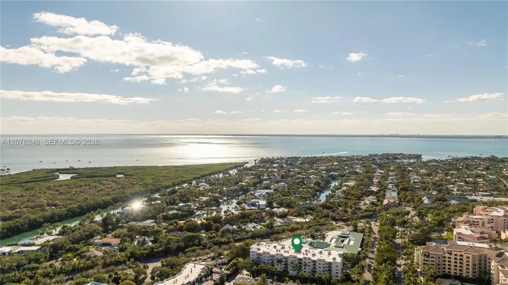 210 Sea View Dr #207 Key Biscayne, FL 33149