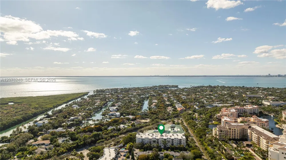 210 Sea View Dr #207 Key Biscayne, FL 33149