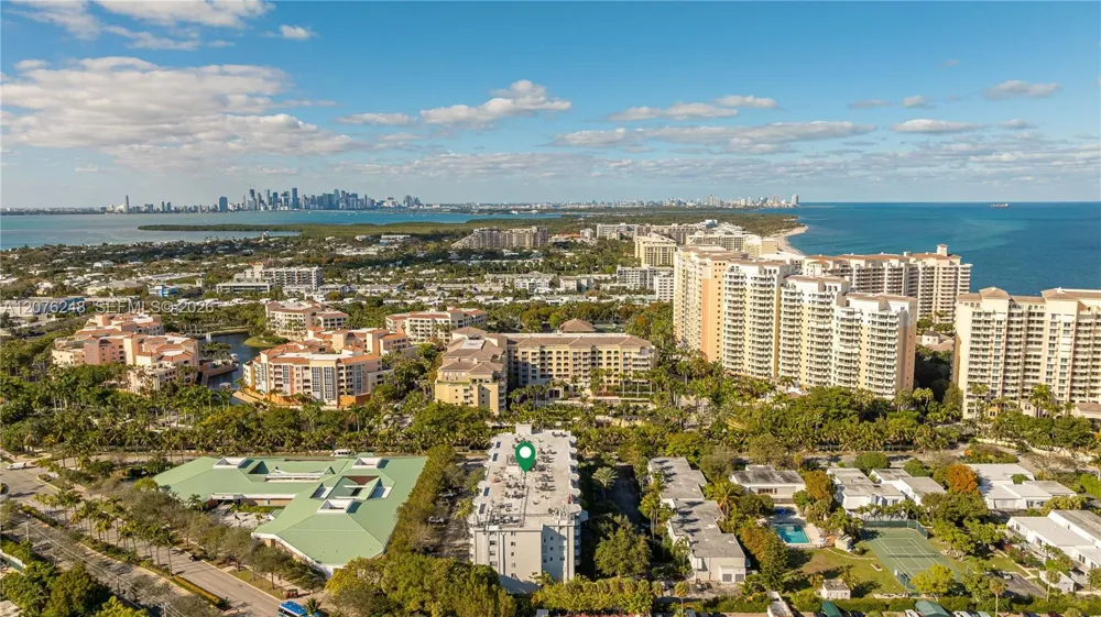 210 Sea View Dr #207 Key Biscayne, FL 33149
