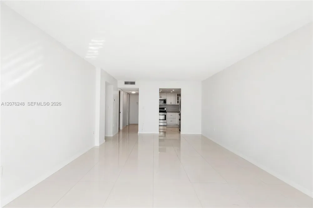 210 Sea View Dr #207 Key Biscayne, FL 33149