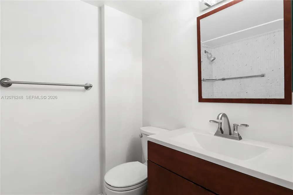 210 Sea View Dr #207 Key Biscayne, FL 33149