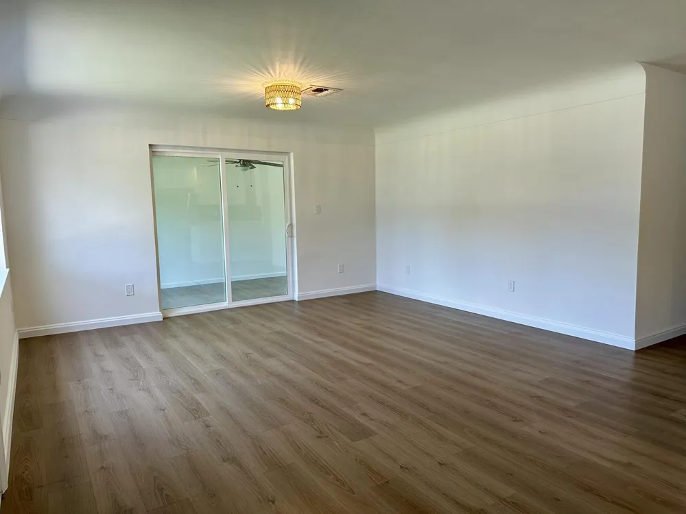 1913 WYOMING AVENUE Fort Pierce, FL 34982