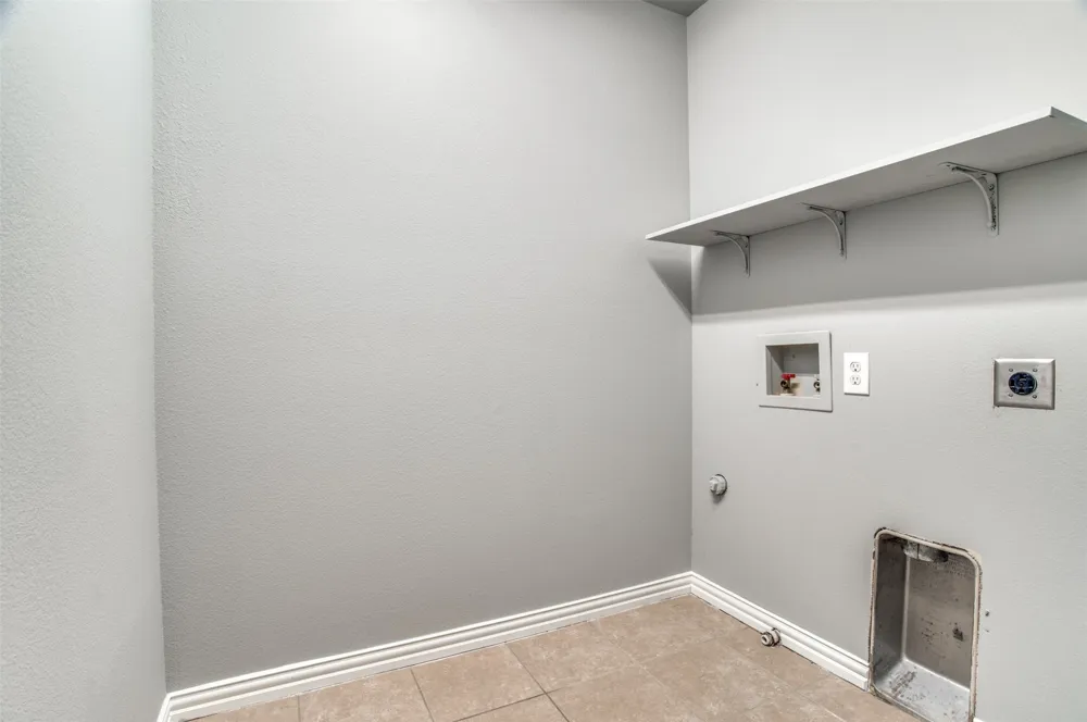 2364 Calendar Court Grand Prairie, TX 75050
