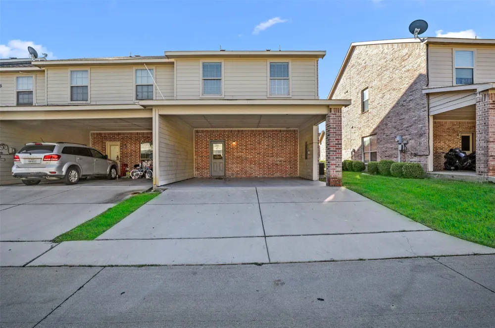 2364 Calendar Court Grand Prairie, TX 75050