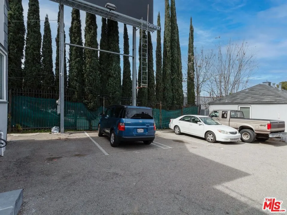 11472 VENTURA #B Studio City, CA 91604