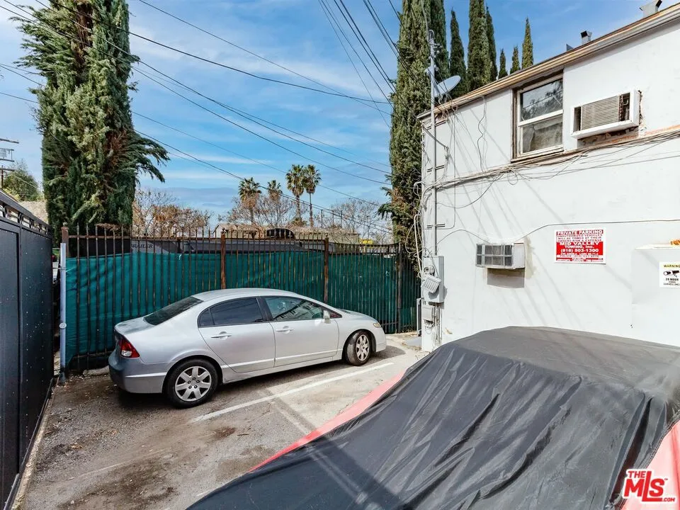 11472 VENTURA #B Studio City, CA 91604