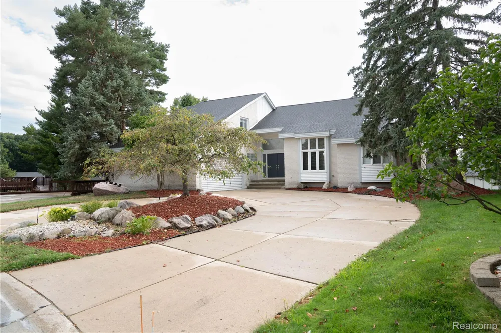 31033 Evergreen Court Farmington Hills City, MI 48331
