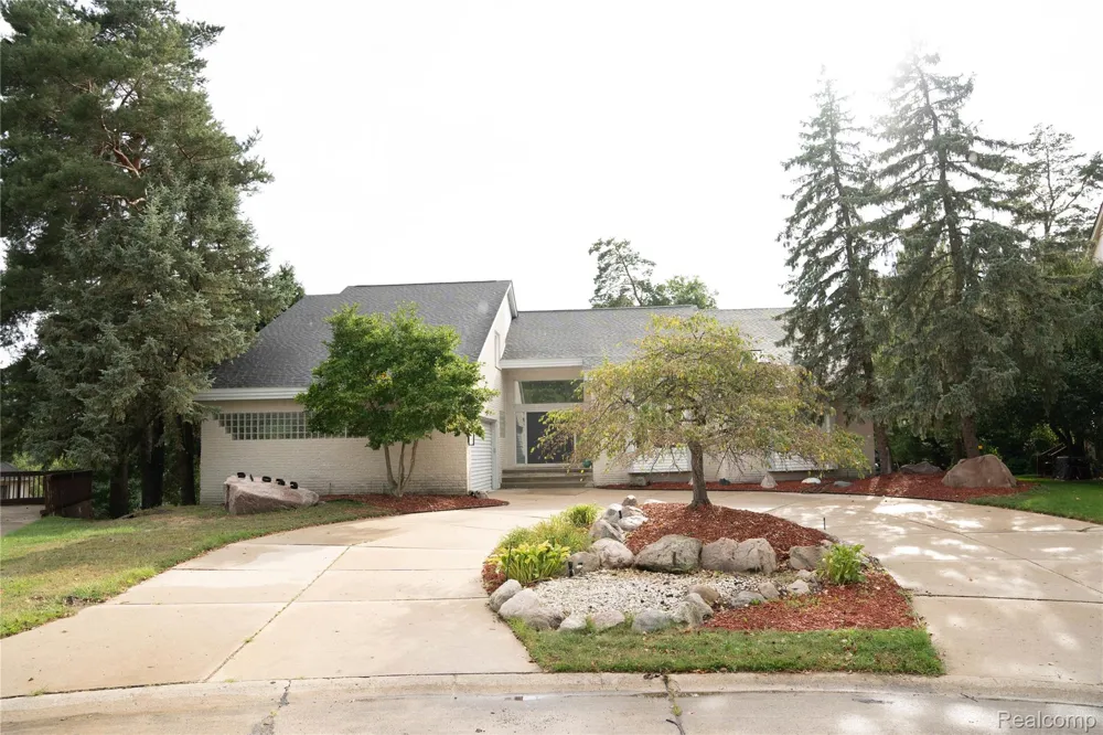 31033 Evergreen Court Farmington Hills City, MI 48331