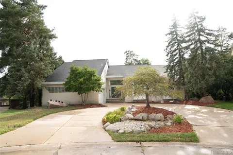 31033 Evergreen Court