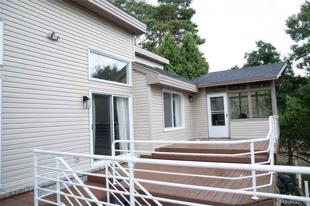 31033 Evergreen Court Farmington Hills City, MI 48331