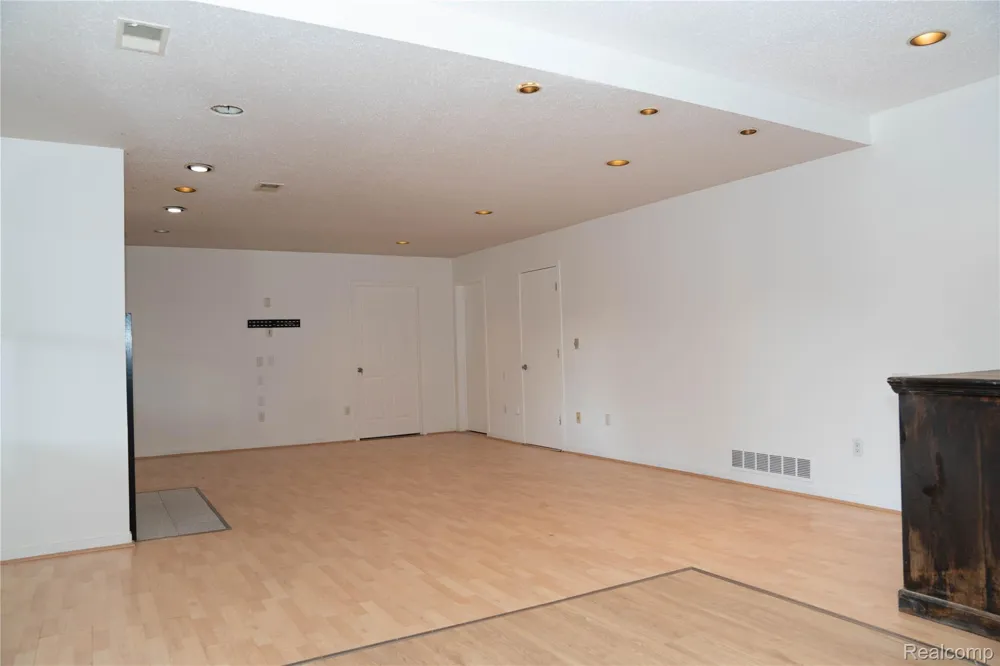 31033 Evergreen Court Farmington Hills City, MI 48331
