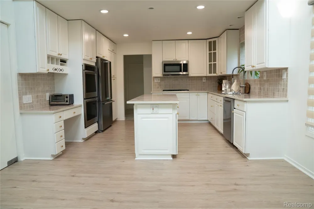 31033 Evergreen Court Farmington Hills City, MI 48331