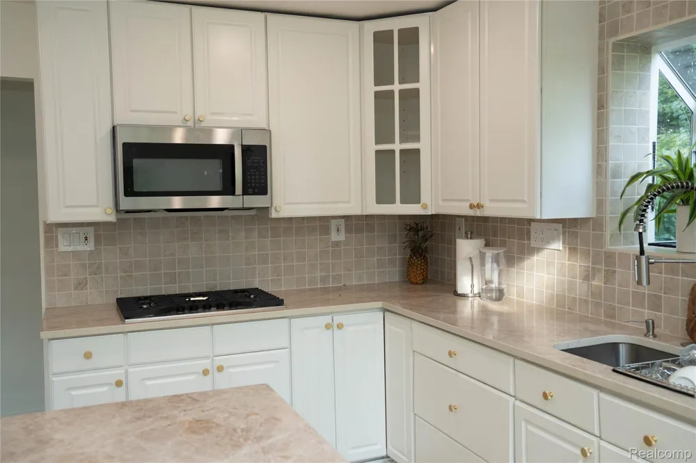 31033 Evergreen Court Farmington Hills City, MI 48331