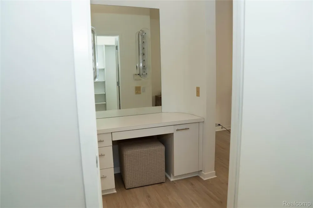 31033 Evergreen Court Farmington Hills City, MI 48331