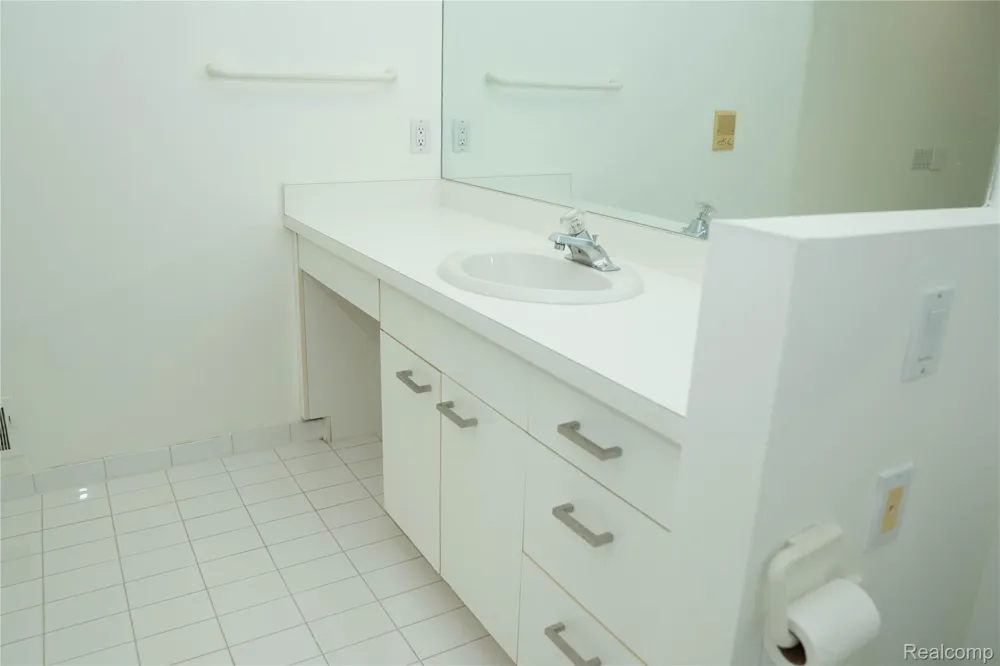 31033 Evergreen Court Farmington Hills City, MI 48331