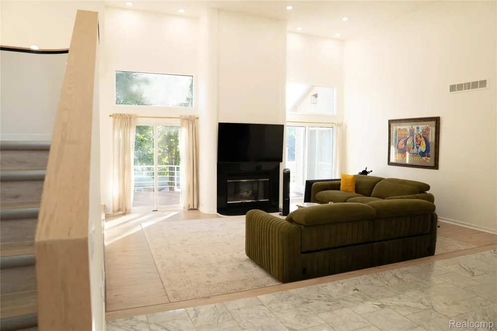 31033 Evergreen Court Farmington Hills City, MI 48331