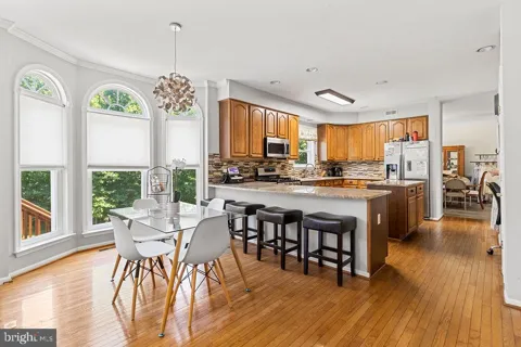 5886 RHODE ISLAND DRIVE