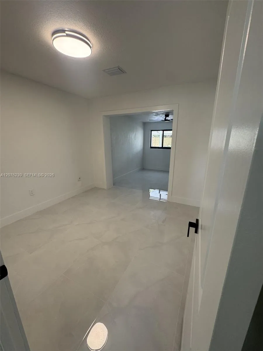 10830 SW 160th St Miami, FL 33157