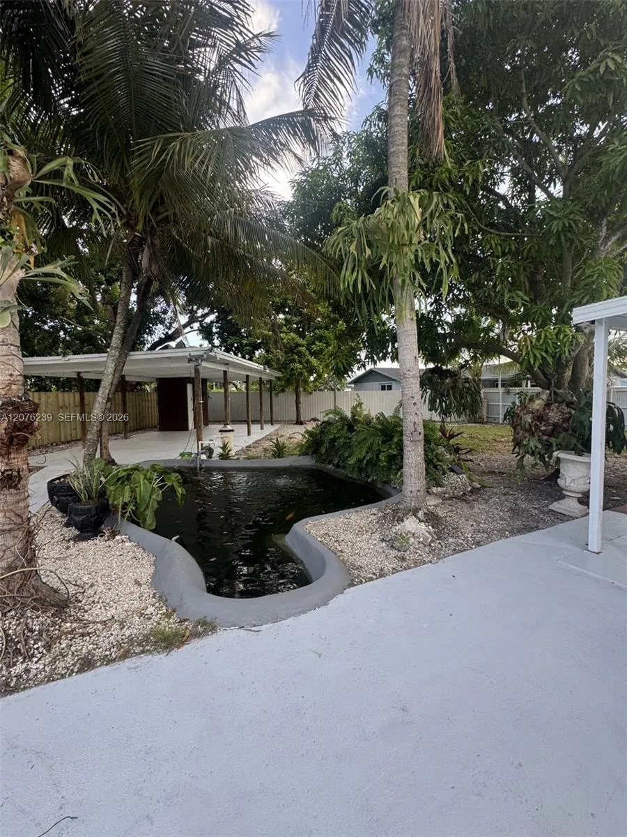 10830 SW 160th St Miami, FL 33157
