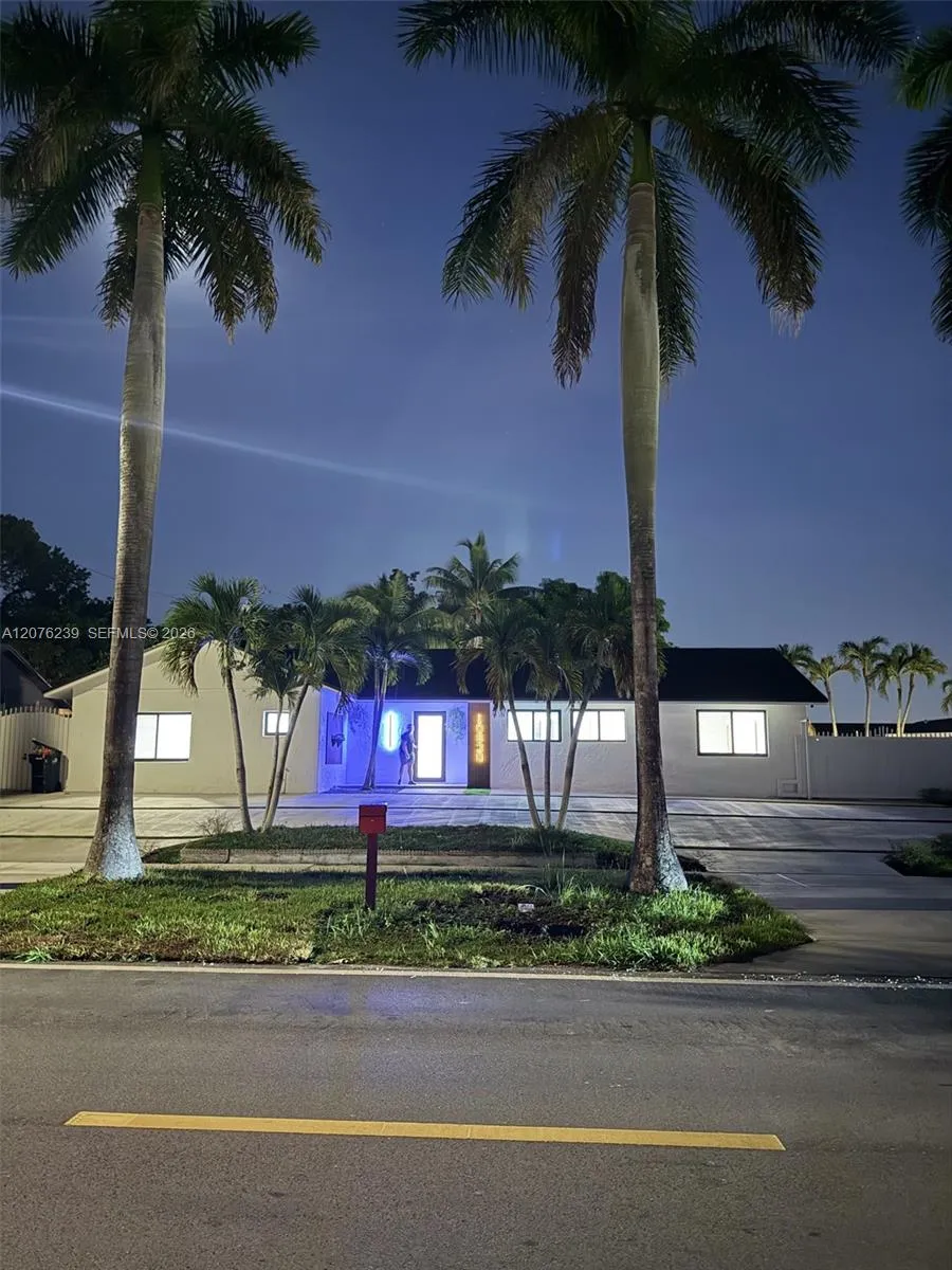 10830 SW 160th St Miami, FL 33157