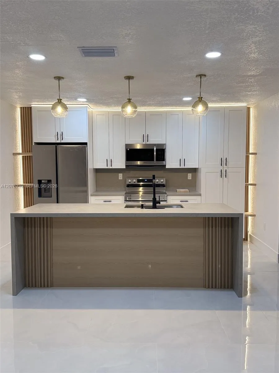 10830 SW 160th St Miami, FL 33157