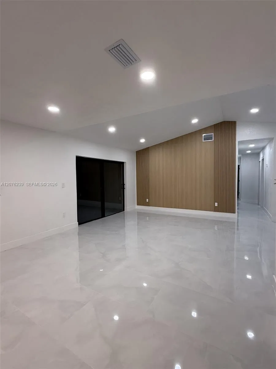 10830 SW 160th St Miami, FL 33157