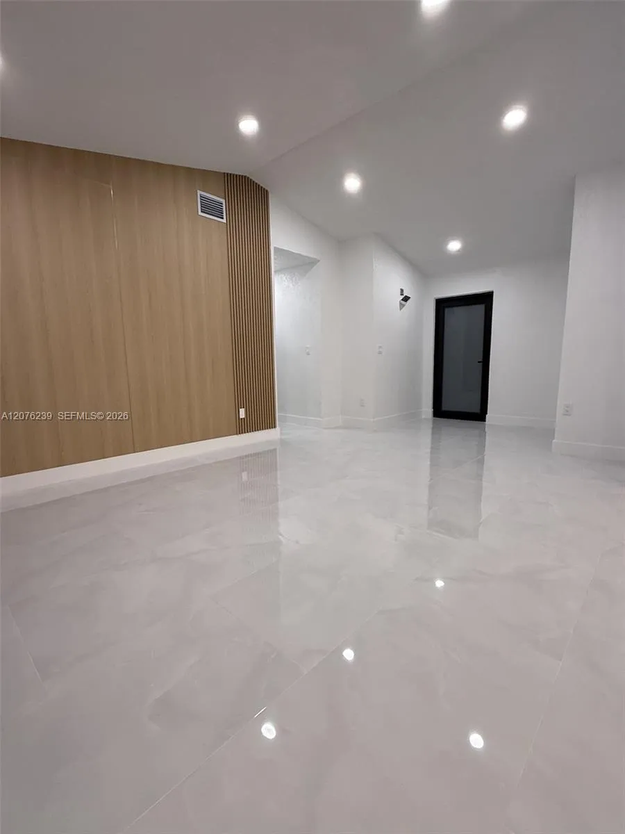 10830 SW 160th St Miami, FL 33157