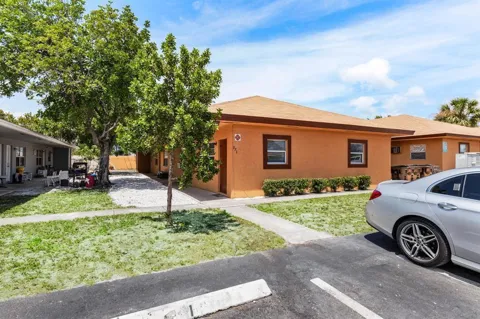 279 SW 1ST STREET #3