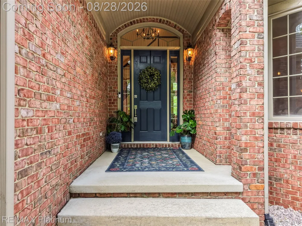 3129 SAND PEBBLE COVE DRIVE Hamburg Township, MI 48169
