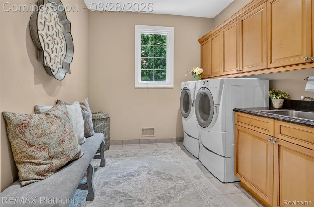 3129 SAND PEBBLE COVE DRIVE Hamburg Township, MI 48169