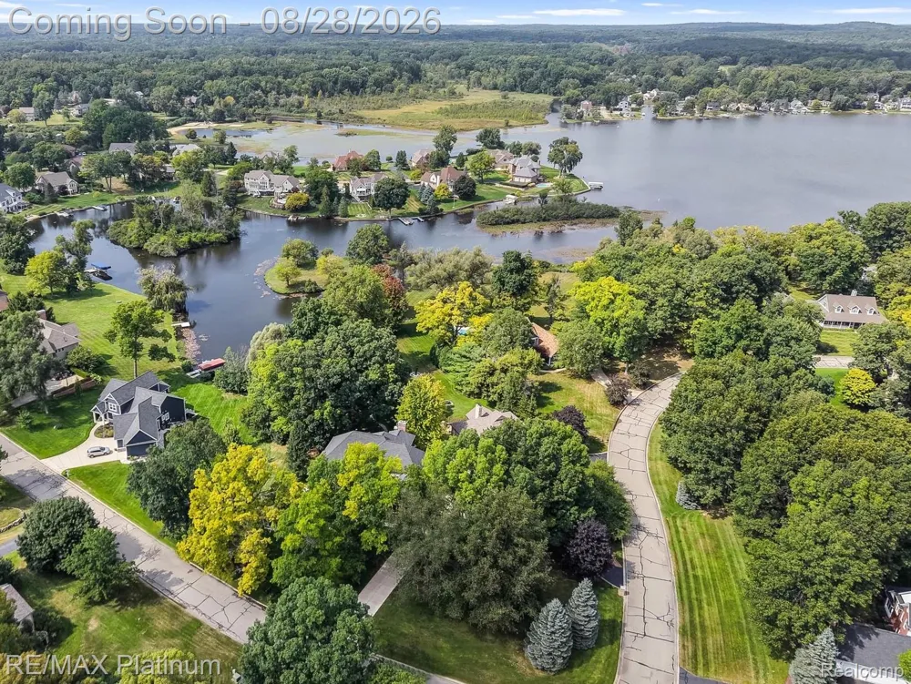 3129 SAND PEBBLE COVE DRIVE Hamburg Township, MI 48169