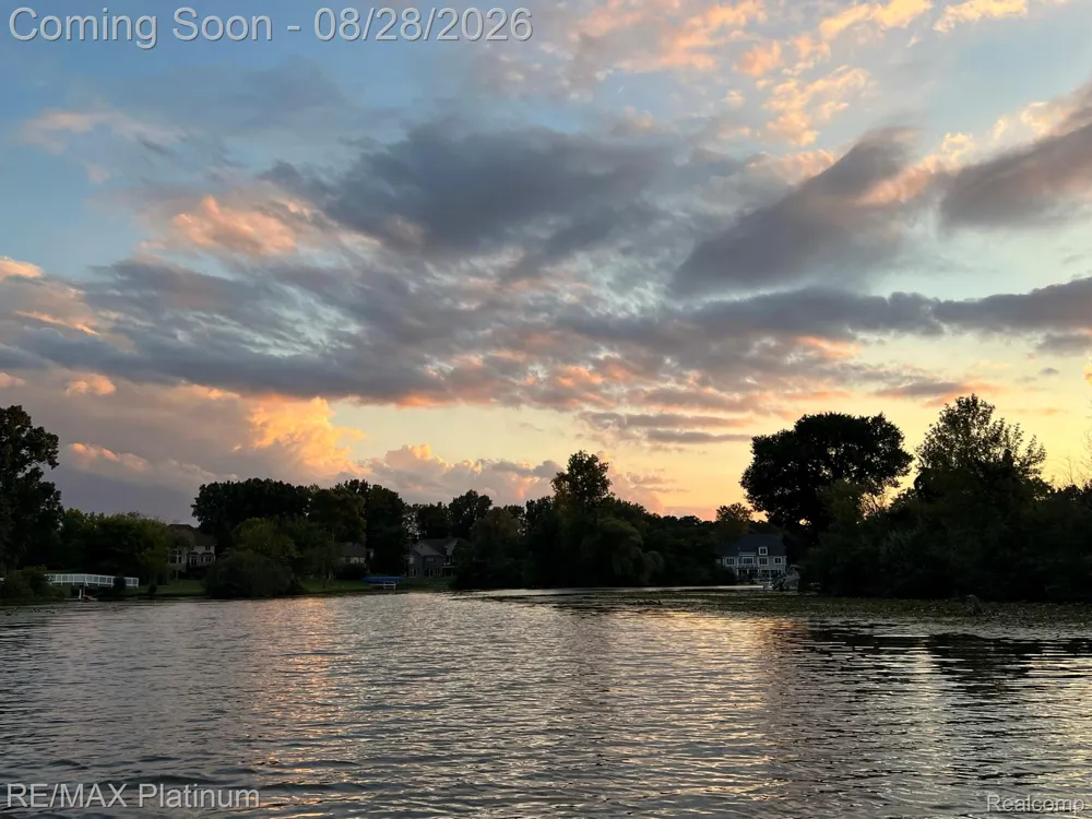 3129 SAND PEBBLE COVE DRIVE Hamburg Township, MI 48169