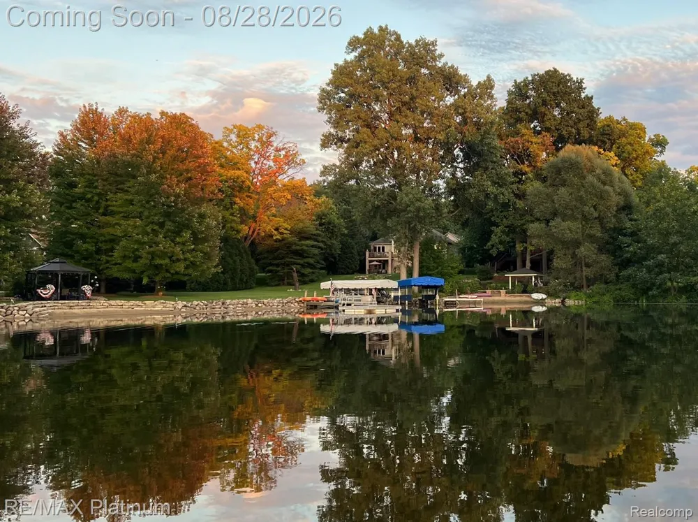 3129 SAND PEBBLE COVE DRIVE Hamburg Township, MI 48169