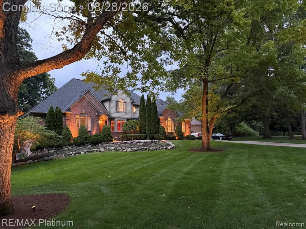 3129 SAND PEBBLE COVE DRIVE Hamburg Township, MI 48169