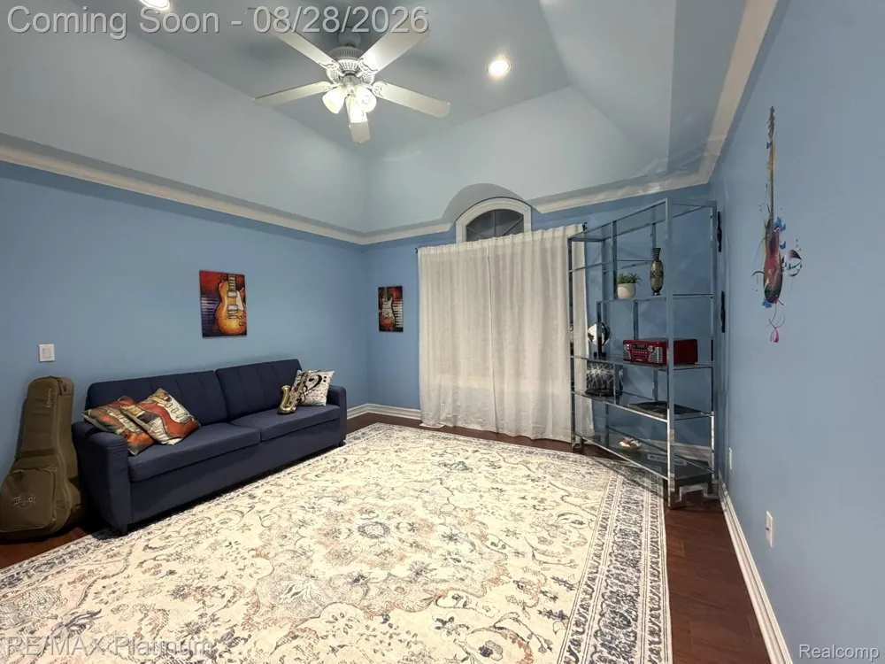 3129 SAND PEBBLE COVE DRIVE Hamburg Township, MI 48169