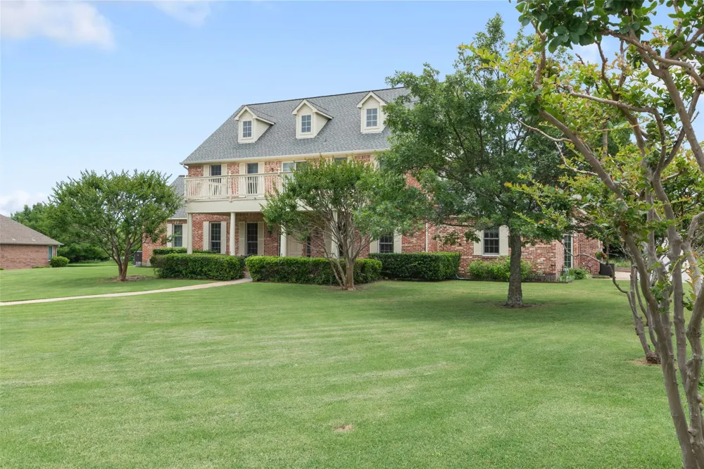 404 High Meadow Lane Heath, TX 75032
