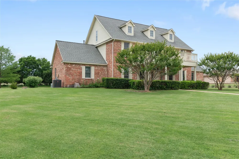 404 High Meadow Lane Heath, TX 75032