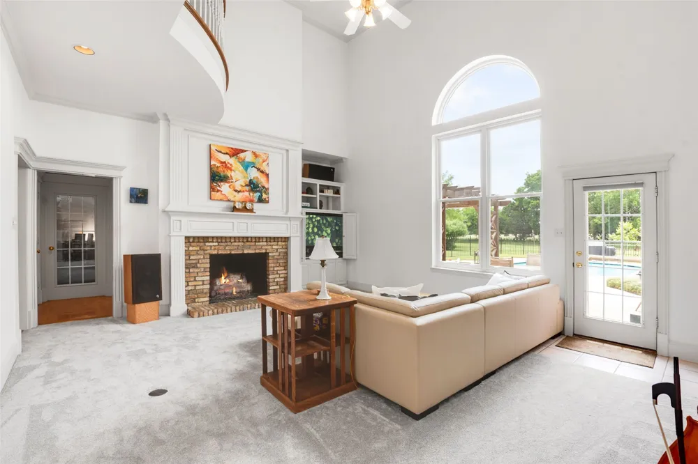 404 High Meadow Lane Heath, TX 75032