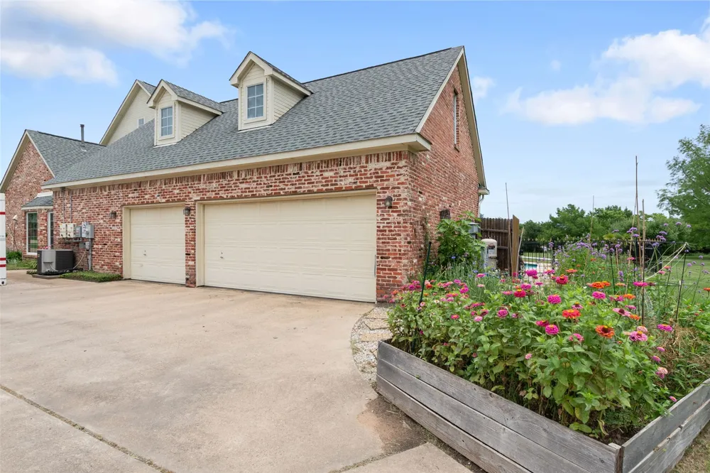 404 High Meadow Lane Heath, TX 75032